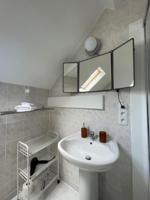 Gite Omaha 3 Etoiles - La Ferme Delaunay Saint-Come-du-Mont Экстерьер фото